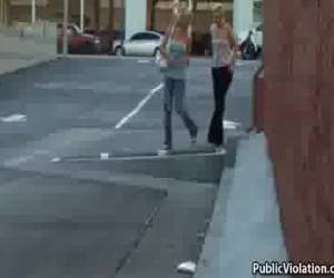 En el stass molestado Pues si lastima es tal vez una palabra pero estos amigos pierden, en cualquier caso, su camisa mientras estén sin preocupaciones en el stass.