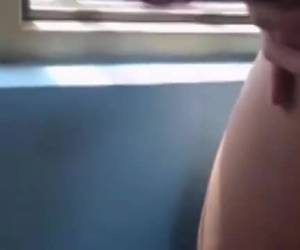 tu polla tiesa para sustraer de la ventana es bastante atrevida. estos jovencitos gays están haciendo bien juntos. amateur, su polla tiesa para sustraer de la ventana