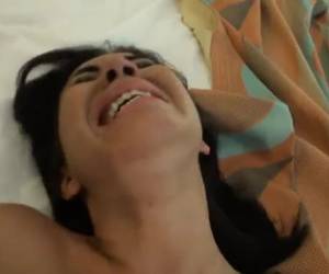 Obras sexo anal mucho dolor Es la primera vez para ella anal. ella es analmente deflowered. ella gime cuando su culo es primero obtener follada.