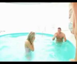 Tijdens pornoshoot gaat ook wel eens iets fout