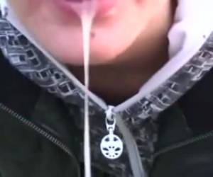 en la carretera, quiere decir la chica la polla grande y dejar que su boca follar hasta que él venga y lo llena de syringe.along de esperma la carretera quiere decir y dejar que su boca follar hasta que él venga,