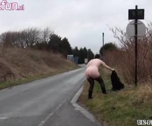 Desnuda chica gruesa en público La chica gruesa les encanta estar desnudo en desnudo de chica gruesa public.horny en público