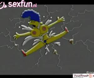 Una historieta de sexo de los simpsons Marge sipmson obtiene una vuelta de homer en su coño mojado mientras ella de él, a continuación, homer está listo para rocíe su cum whiteh del margen y todos contra el ceiling.a sexo de dibujos animados de los simpsons.
