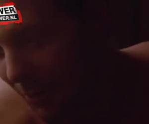 kim basinger y mickey rourke en la escena de la comida clásica de 9 1/2 semanas. la sexy kim sabe sobre porno de alimentos. comida nunca fue tan caliente!