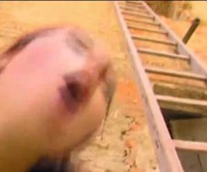 primero su polla duro y profundo en la parte posterior de su garganta pegado. los hilos de moco de la caída de su polla! su polla podría ser detrás en su culo. es duro y brutal en su culo jodido. después de garganta follando duro por el culo follando