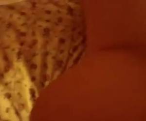 �Soy tu puta, mi amor� Pareja de latinos amateurs grabándose mientras follan. Ella disfruta tanto del polvo como de saber que su pareja la graba... disfruta siendo su puta y lo reconoce entre jadeos.