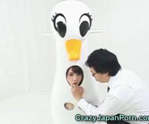 Humor asiático combinado con sexo Cierto es que lo que no hagan los chinos a saber si hubiera en el mundo mente humana como para hacer algo que al menos es un tanto original. Más me gustó el water para mujeres que el de hombres, porque más de una se iba a ir contenta para casa después