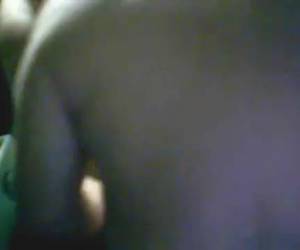 Secretamente filme puxando seu pau duro, ele vê como a mulher dele fica fodido palavra.