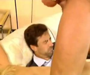 Sempre com tesão para estar num filme pornô uma dp. uma coisa agradável cheia whiteh dois impressionante difícil escolher up.but é um bwalkinger porno. tudo muito bem até o homem que fode analmente o pau dele fora dela puxa asterisco e vida na posi