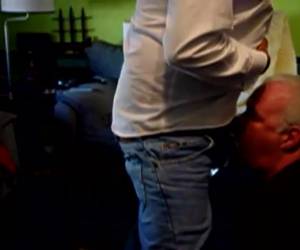 velho gay na boca por este filme amador gay, porra. o difícil fodido a palavra pau o vovô mais fôlego durante o boquete. amador, velho gay na sua porra de boca