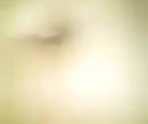 Essa vadia que sabe mesmo como exibir bem gostoso a sua buceta pro seu macho safado. Essa delicinha sabe mesmo como ficar com a pepeca deliciosa. A