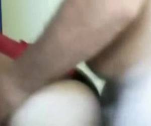 A coroa fogosa mete gostoso com barrigudinho safado que soca o pau duro dentro da vagina gostosa da sem vergonha, a putinha Ã© mesmo linda e sabe gemer de tesÃ£o no pau duro do seu puto roludo.